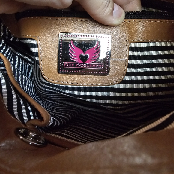 Free Endearment Kristel Crossbody Clutch Leather NWOT - Picture 13 of 14